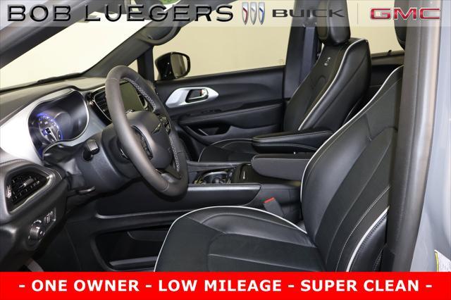 used 2025 Chrysler Pacifica car, priced at $44,989