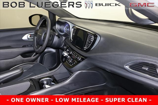 used 2025 Chrysler Pacifica car, priced at $44,989