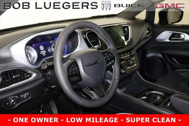 used 2025 Chrysler Pacifica car, priced at $44,989