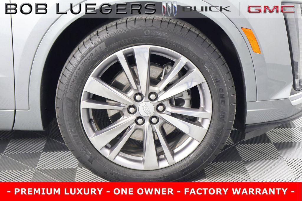 used 2025 Cadillac XT6 car, priced at $47,486