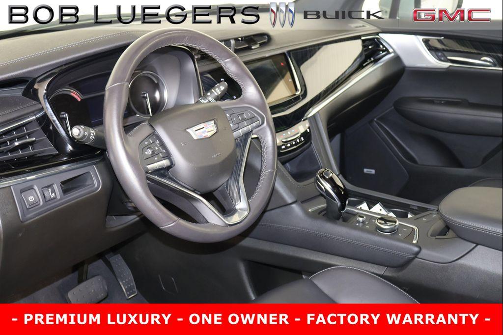 used 2025 Cadillac XT6 car, priced at $47,989