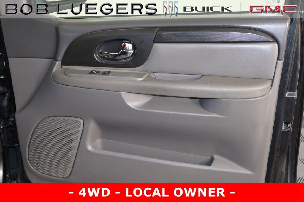 used 2004 GMC Envoy car, priced at $7,988