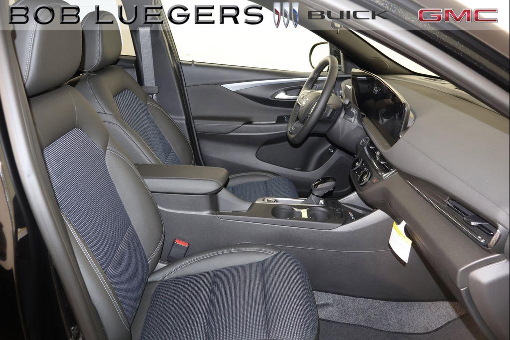 new 2025 Buick Envista car, priced at $25,965