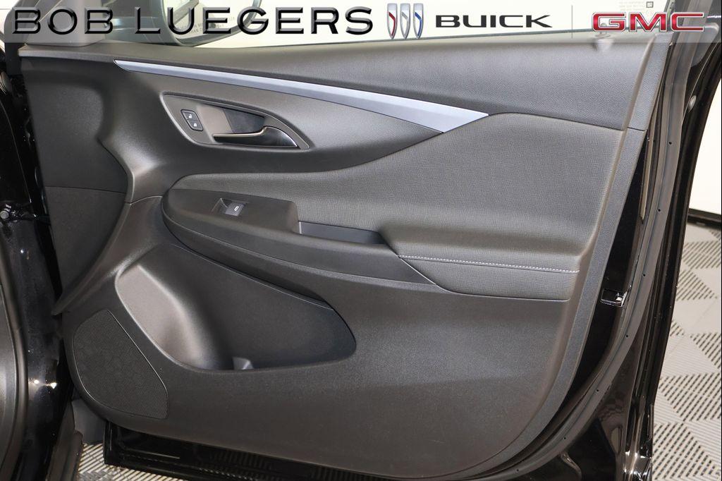 new 2025 Buick Envista car, priced at $25,965