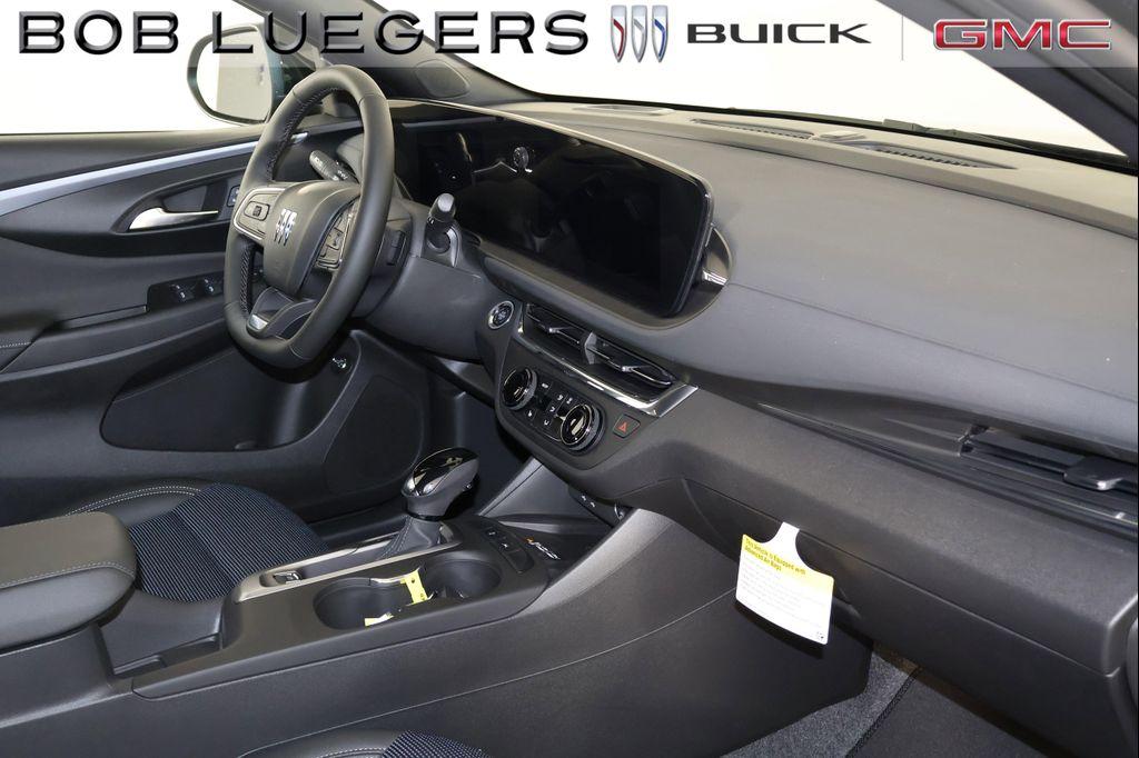 new 2025 Buick Envista car, priced at $25,965
