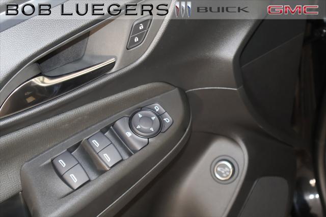 new 2025 Buick Envista car, priced at $26,615