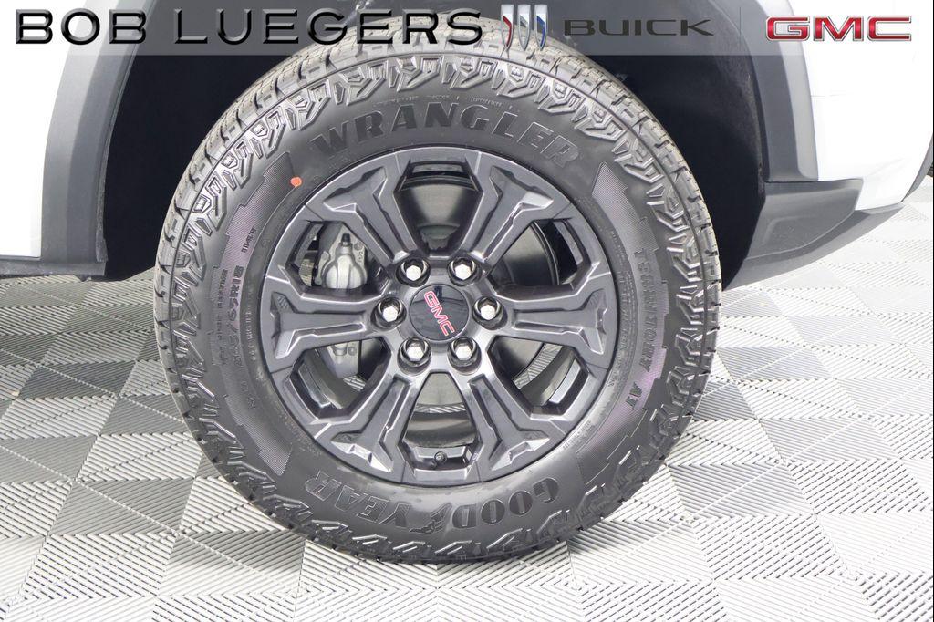 new 2025 GMC Canyon car, priced at $45,484