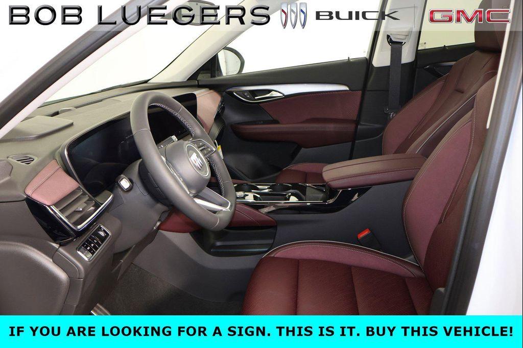 new 2025 Buick Envision car, priced at $39,599