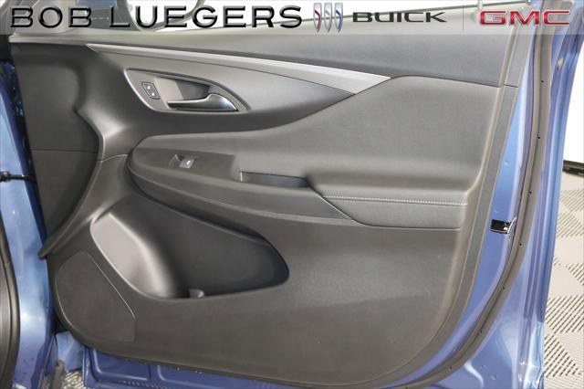 new 2025 Buick Envista car, priced at $30,247