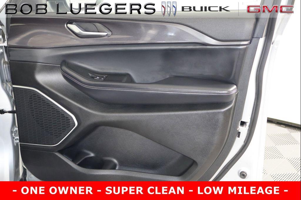 used 2021 Jeep Grand Cherokee L car, priced at $30,988