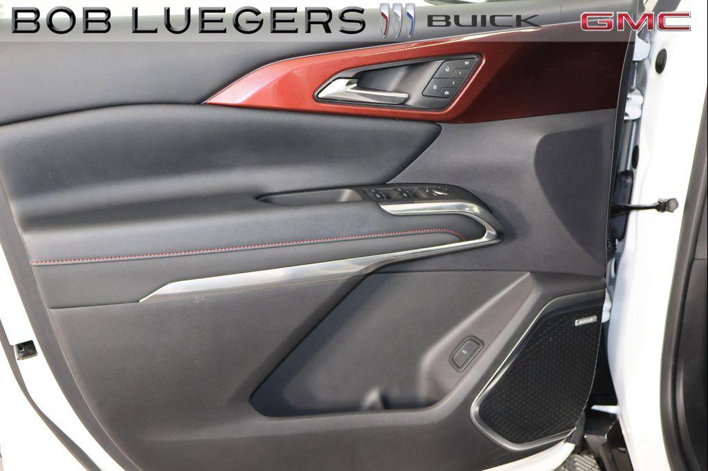 used 2024 Chevrolet Traverse car, priced at $51,944