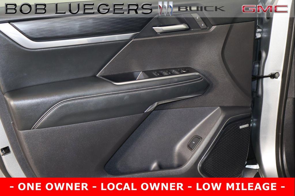 used 2025 GMC Acadia car, priced at $50,544