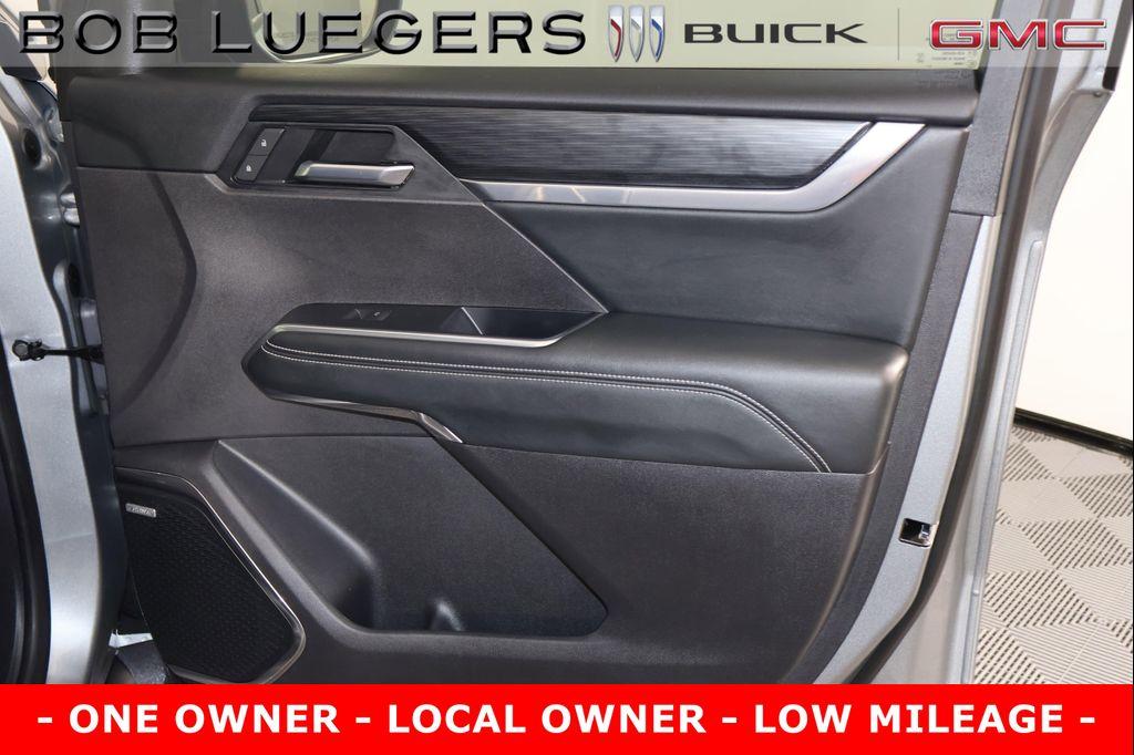 used 2025 GMC Acadia car, priced at $50,544