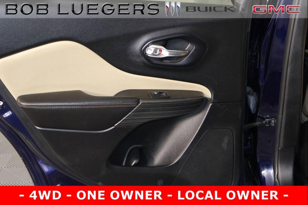 used 2016 Jeep Cherokee car, priced at $11,989