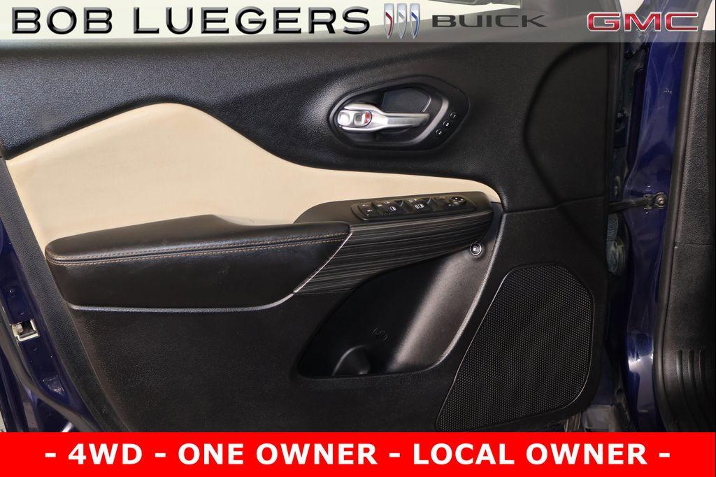 used 2016 Jeep Cherokee car, priced at $11,989