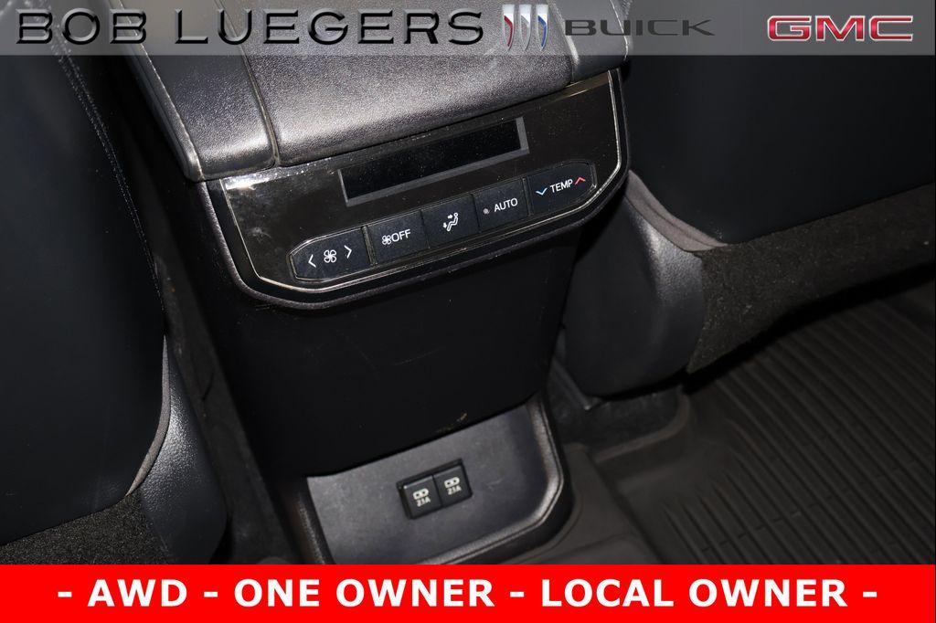 used 2021 Toyota Highlander car, priced at $30,989