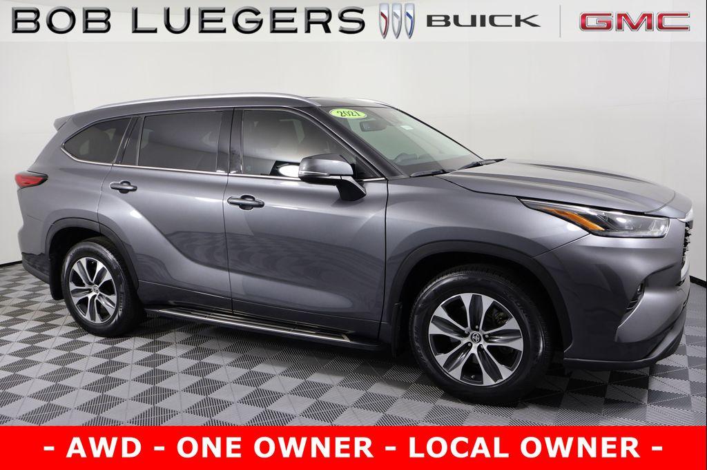 used 2021 Toyota Highlander car, priced at $30,989
