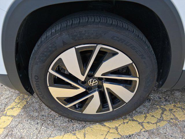 used 2024 Volkswagen Atlas car, priced at $34,467