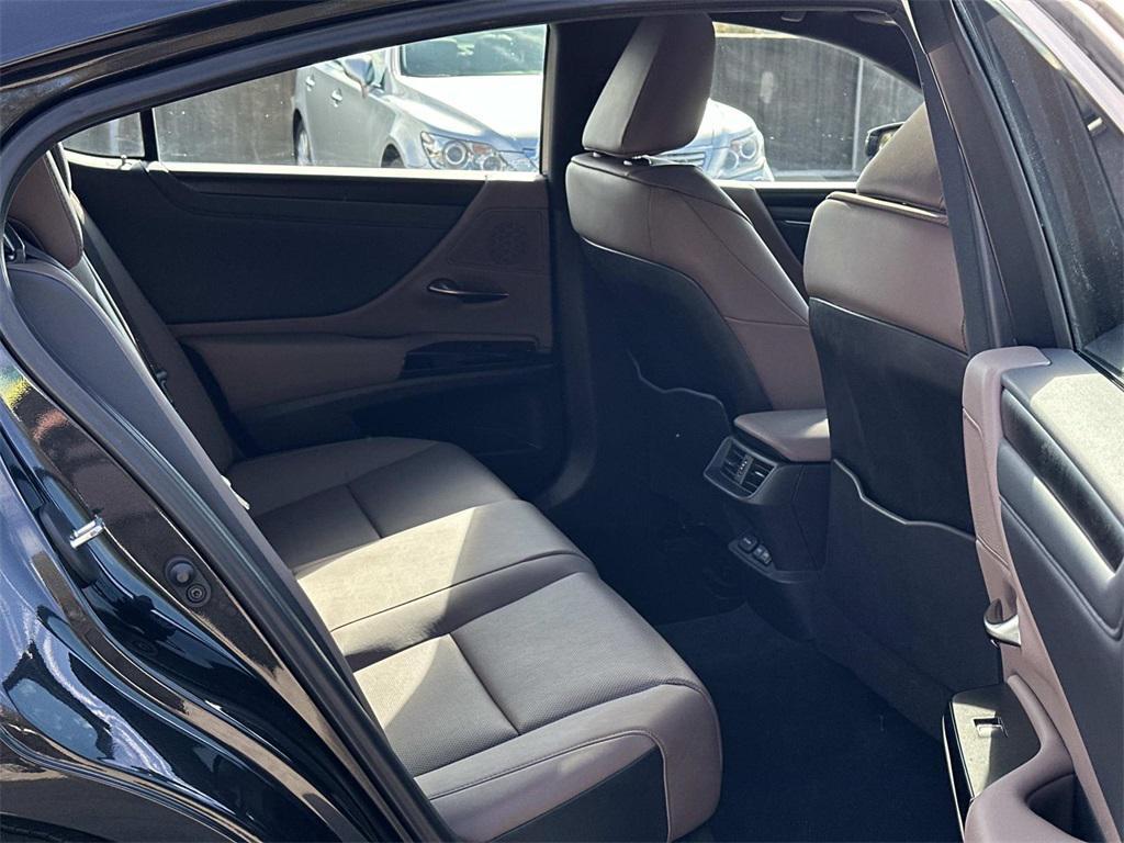 used 2024 Lexus ES 350 car, priced at $35,500