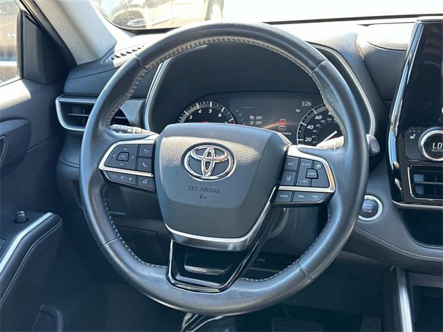 used 2020 Toyota Highlander car, priced at $32,997