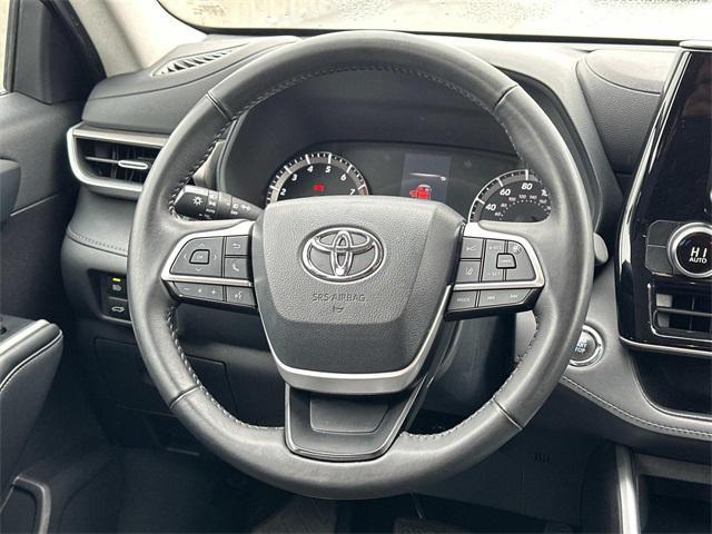 used 2022 Toyota Highlander car, priced at $30,000