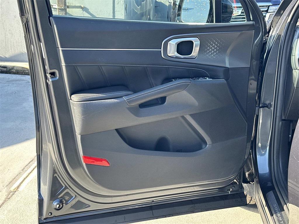 used 2022 Kia Sorento car, priced at $27,000