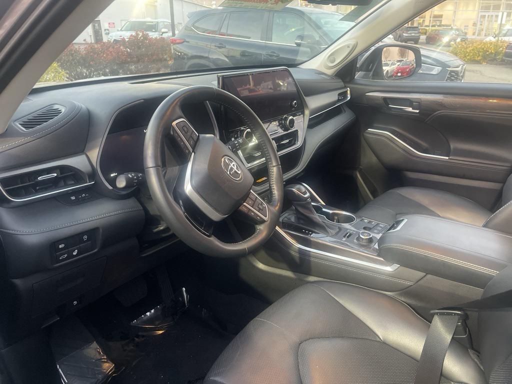 used 2023 Toyota Highlander car, priced at $44,750