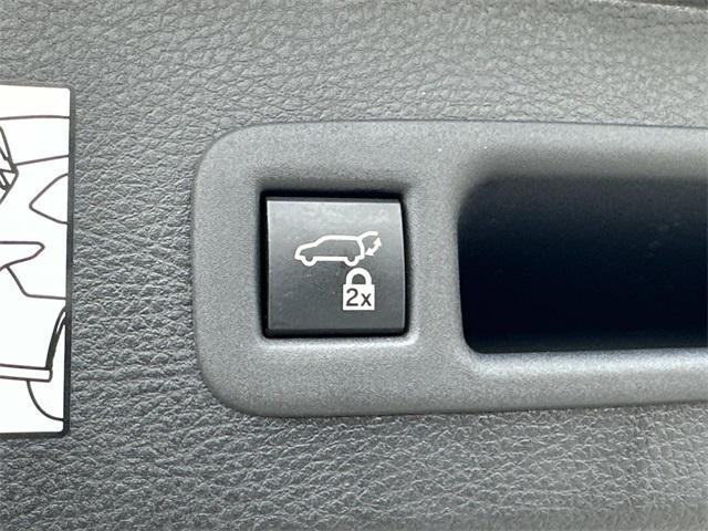 used 2023 Toyota Sienna car, priced at $44,900