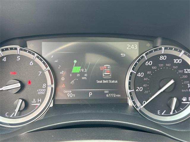 used 2022 Toyota Highlander car, priced at $33,400
