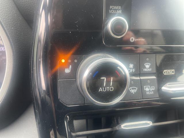 used 2022 Toyota Highlander car, priced at $33,900