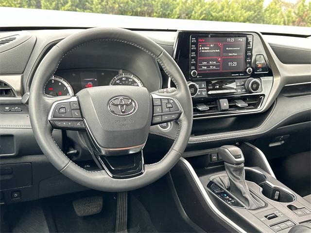 used 2021 Toyota Highlander car, priced at $30,750