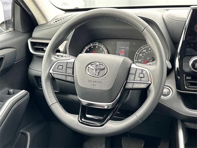 used 2021 Toyota Highlander car, priced at $30,750