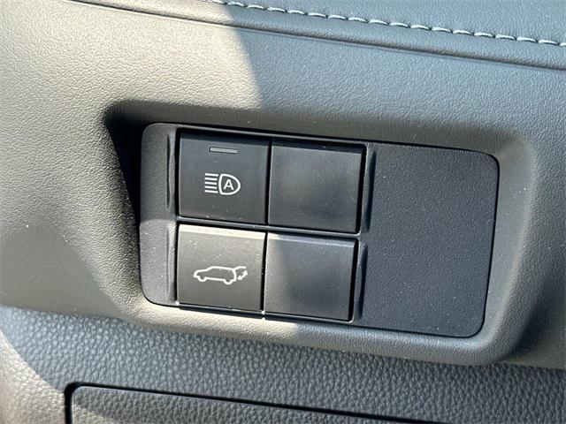 used 2021 Toyota Highlander car, priced at $34,500