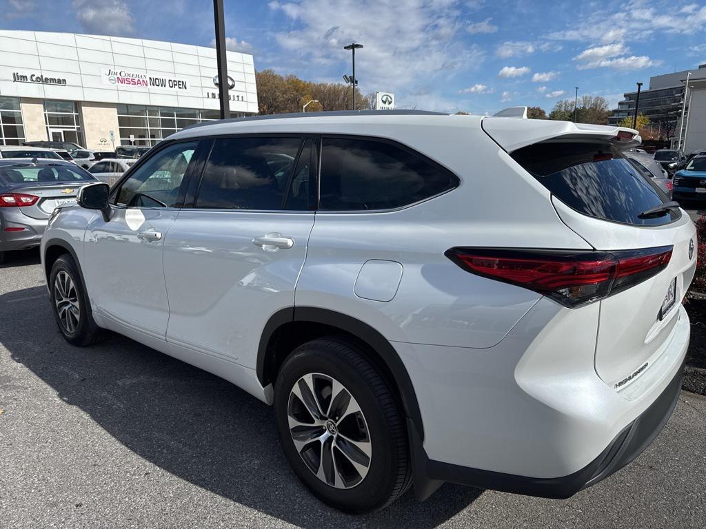 used 2022 Toyota Highlander car, priced at $35,000