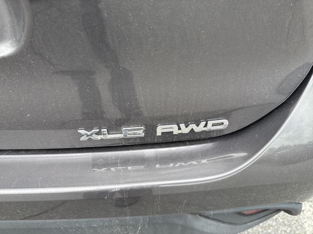 used 2021 Toyota Highlander car, priced at $34,000