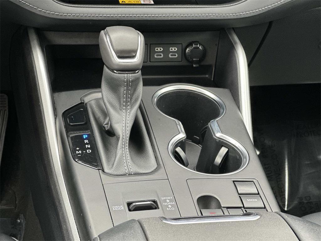 used 2023 Toyota Highlander car, priced at $39,500