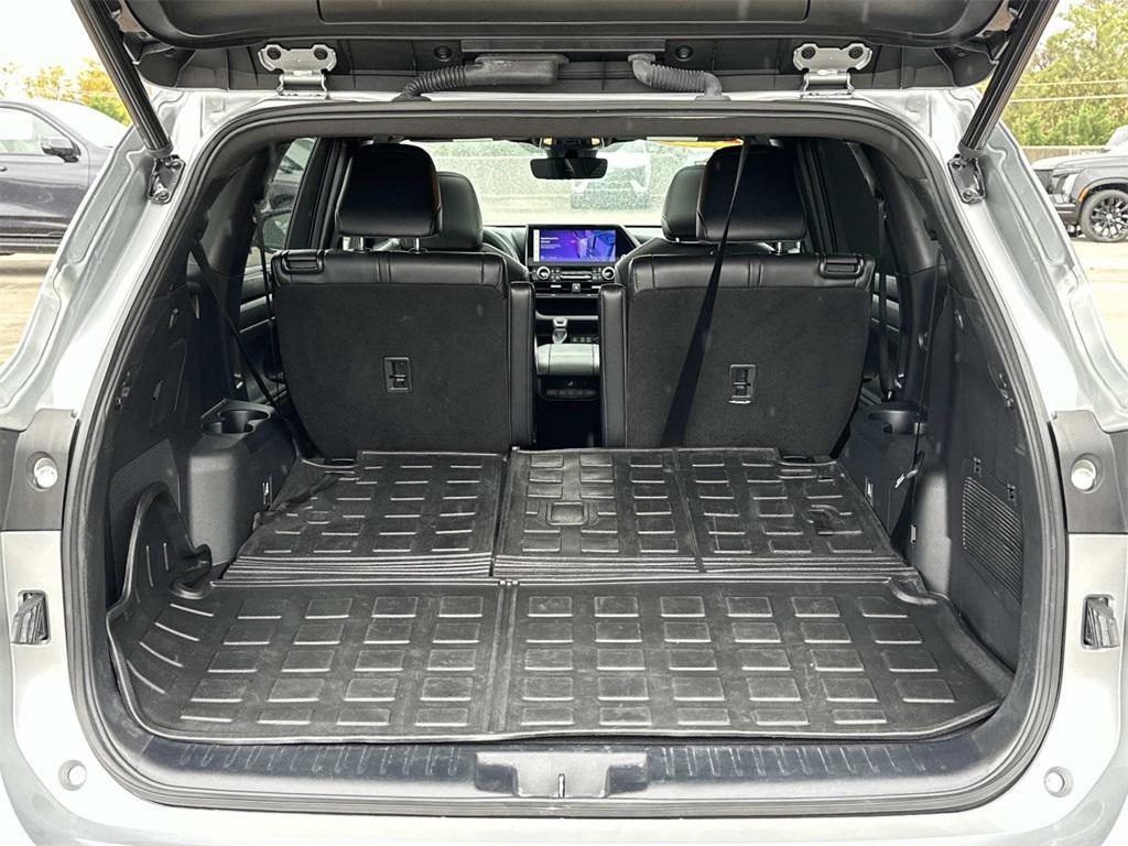 used 2023 Toyota Highlander car, priced at $39,500