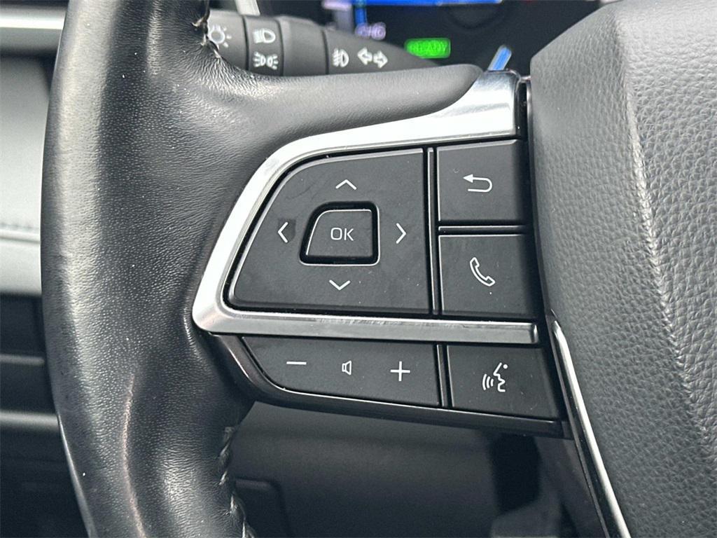 used 2020 Toyota Highlander Hybrid car, priced at $30,750