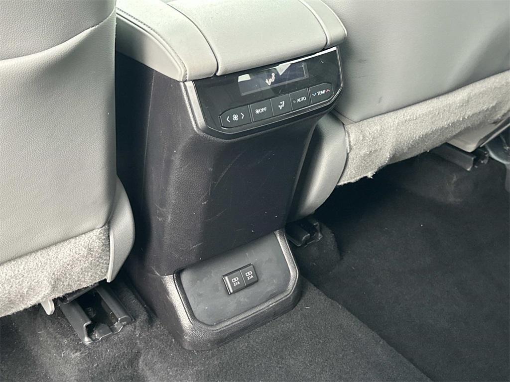 used 2020 Toyota Highlander Hybrid car, priced at $30,750