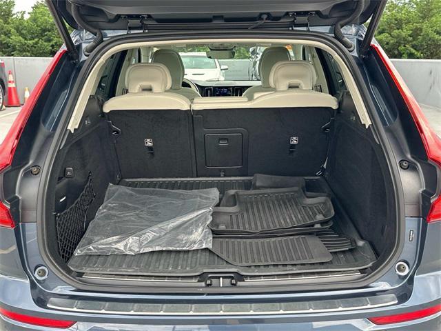 used 2022 Volvo XC60 car, priced at $35,873