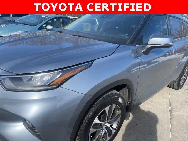 used 2020 Toyota Highlander car, priced at $34,500