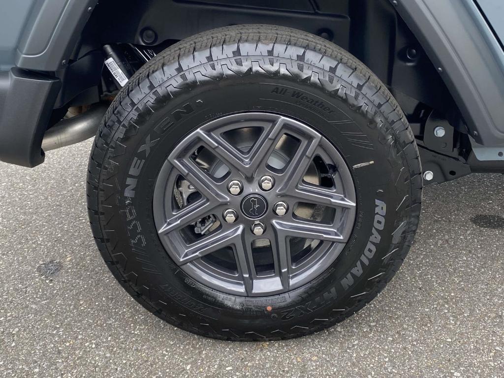 new 2025 Jeep Wrangler car, priced at $47,045