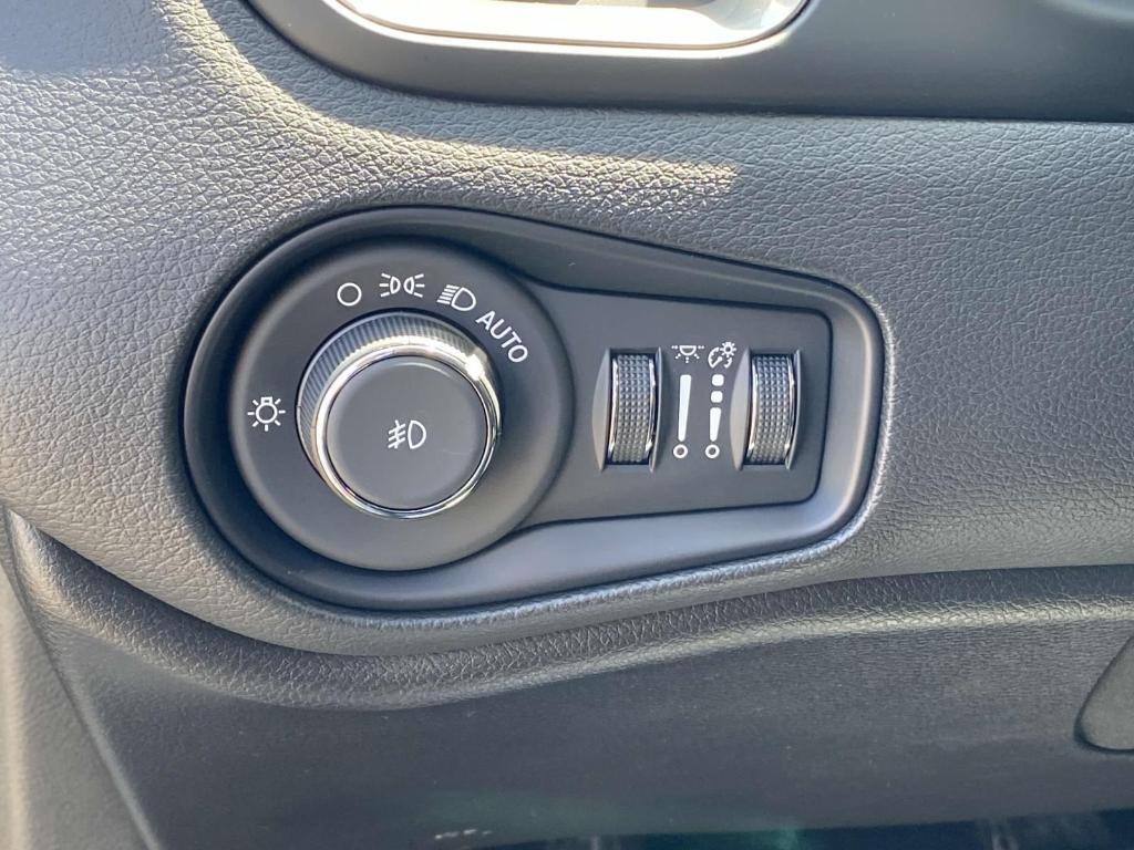 used 2023 Jeep Renegade car, priced at $24,999