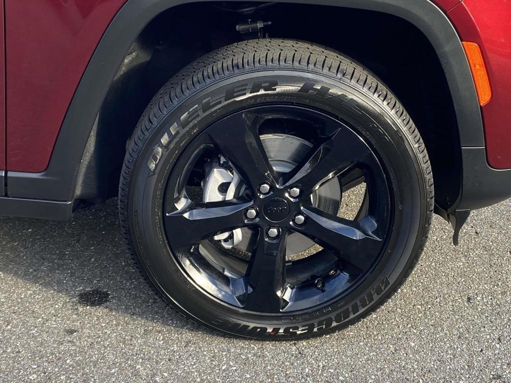 new 2025 Jeep Grand Cherokee car, priced at $45,956