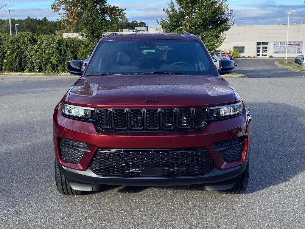 new 2025 Jeep Grand Cherokee car, priced at $45,956