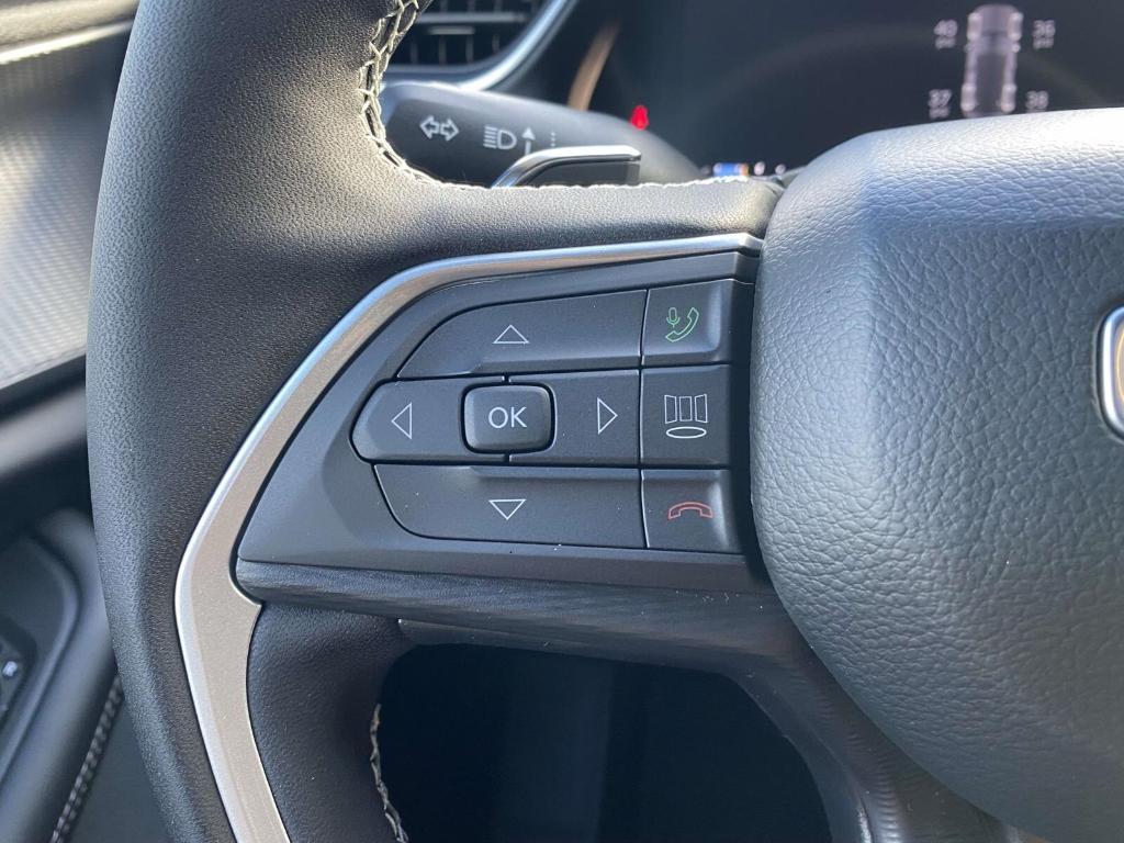 new 2025 Jeep Grand Cherokee car, priced at $45,956