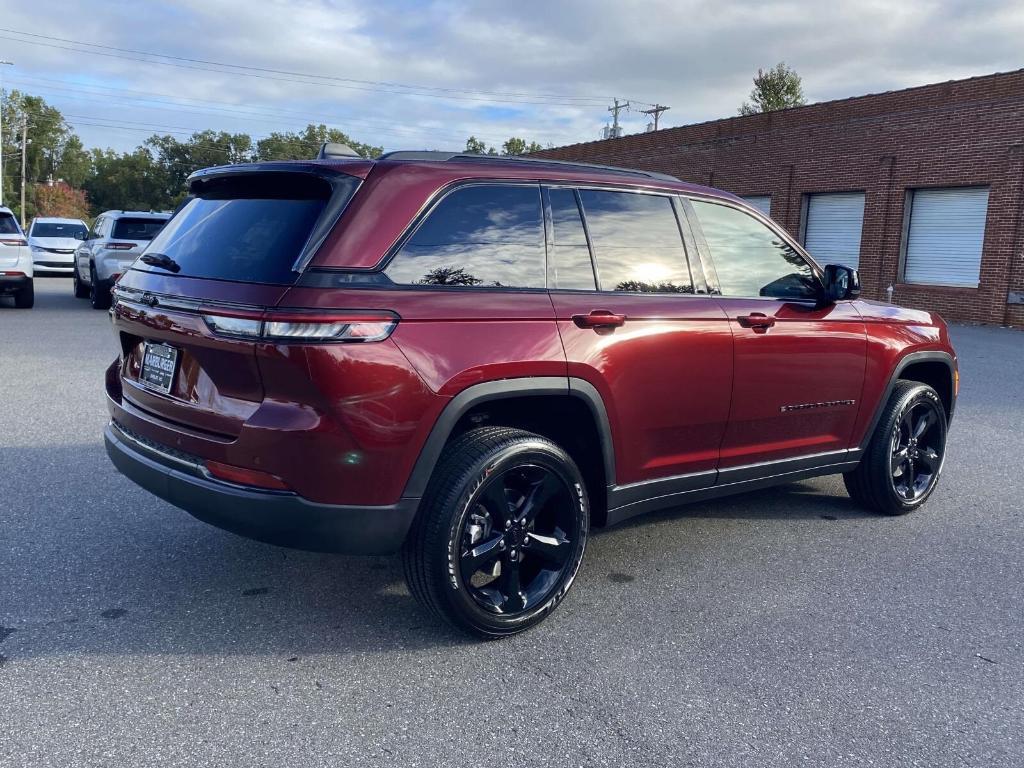 new 2025 Jeep Grand Cherokee car, priced at $45,956