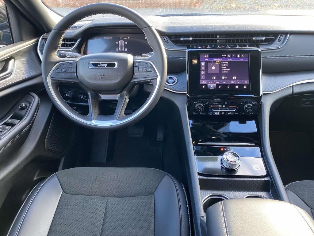 new 2025 Jeep Grand Cherokee car, priced at $45,956