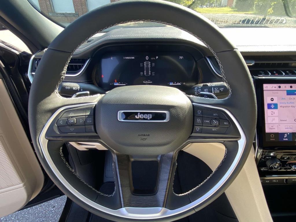 new 2025 Jeep Grand Cherokee car, priced at $44,260