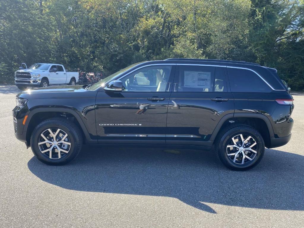 new 2025 Jeep Grand Cherokee car, priced at $44,260